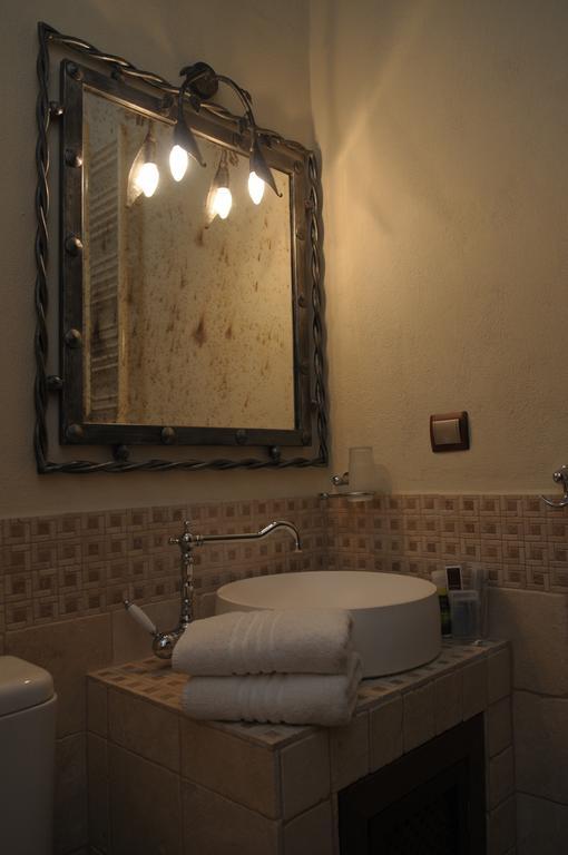 Káto Loutrákion Roes Suites المظهر الخارجي الصورة