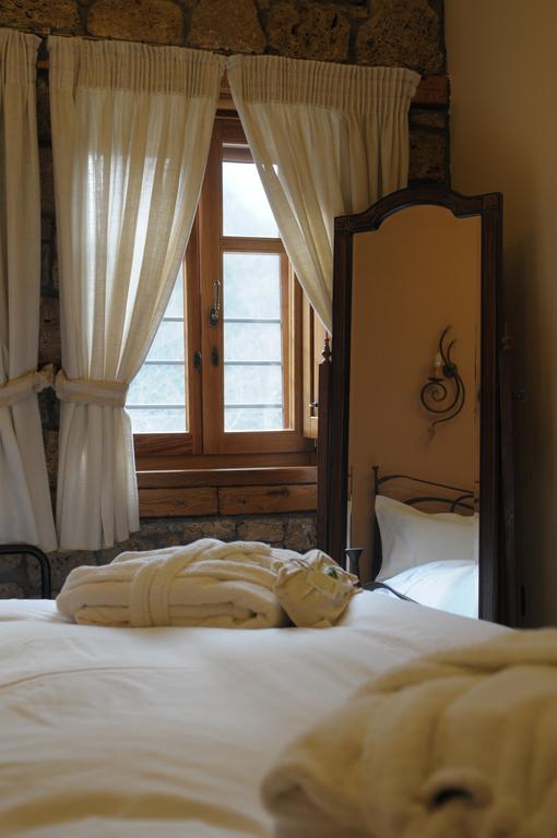 Káto Loutrákion Roes Suites المظهر الخارجي الصورة