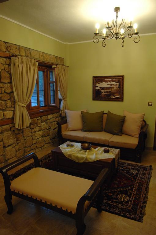 Káto Loutrákion Roes Suites المظهر الخارجي الصورة