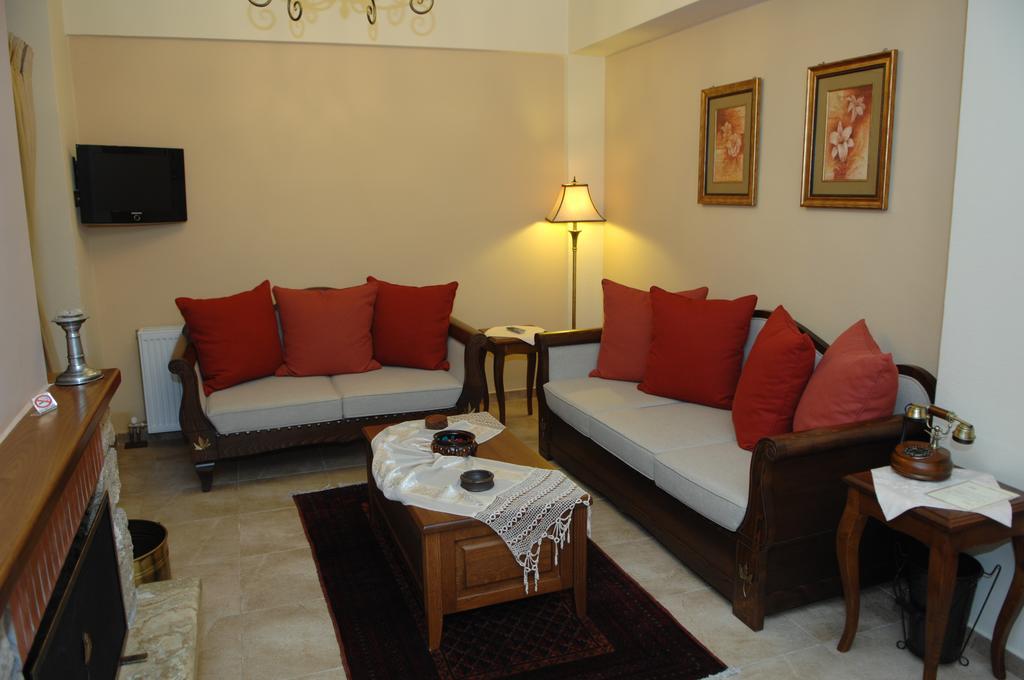 Káto Loutrákion Roes Suites المظهر الخارجي الصورة