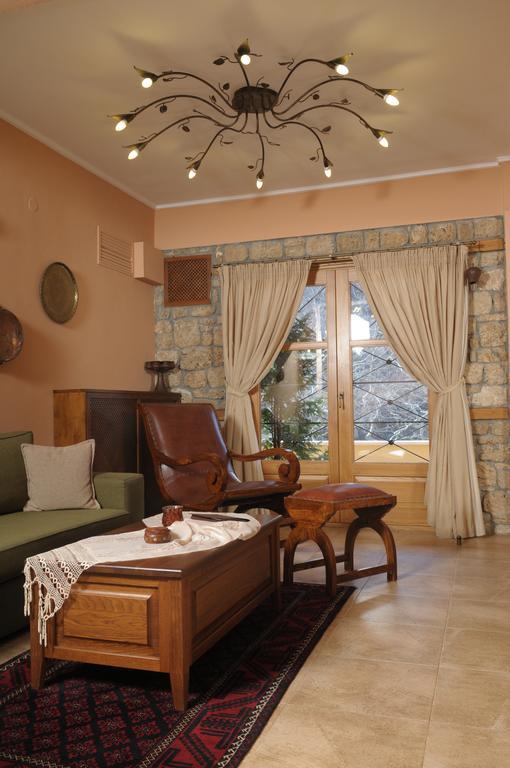 Káto Loutrákion Roes Suites المظهر الخارجي الصورة