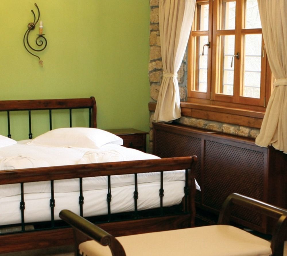 Káto Loutrákion Roes Suites المظهر الخارجي الصورة