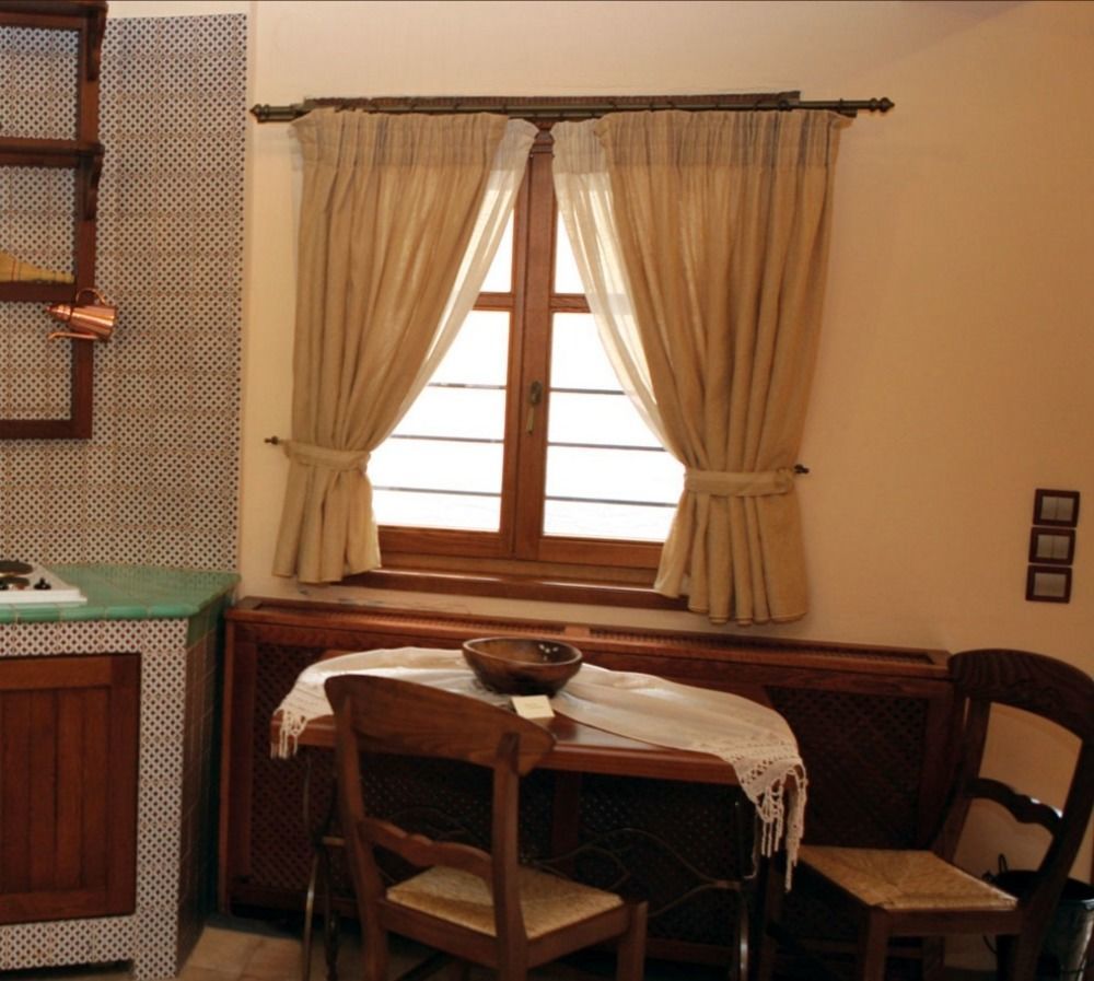 Káto Loutrákion Roes Suites المظهر الخارجي الصورة