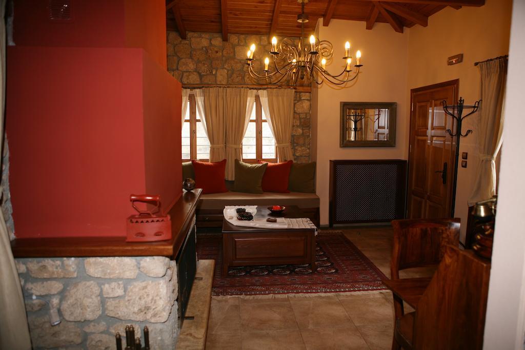 Káto Loutrákion Roes Suites المظهر الخارجي الصورة
