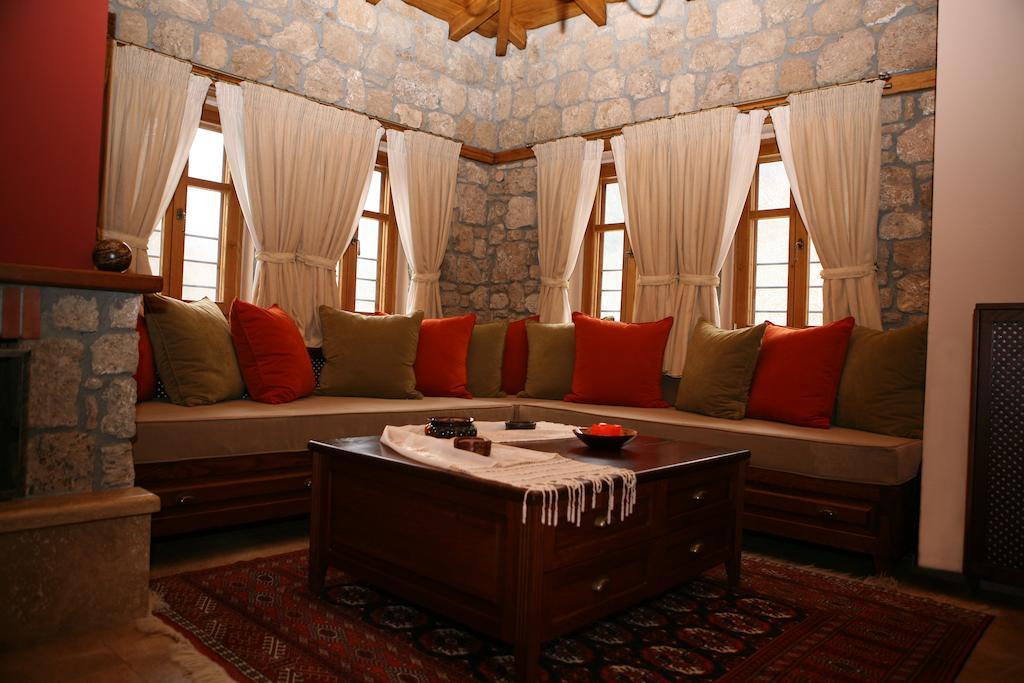 Káto Loutrákion Roes Suites المظهر الخارجي الصورة