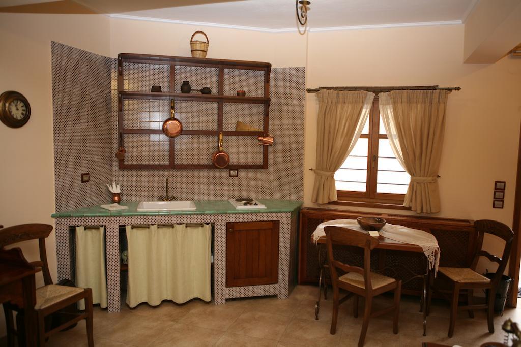 Káto Loutrákion Roes Suites المظهر الخارجي الصورة