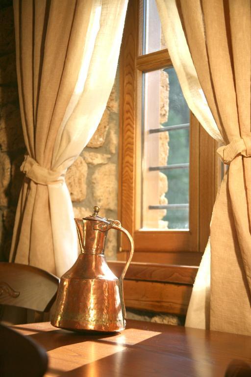 Káto Loutrákion Roes Suites المظهر الخارجي الصورة